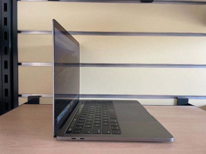 MacBook Pro 13" i5 256 SSD 8GO (2019) - AZERTY - Français - TouchBar