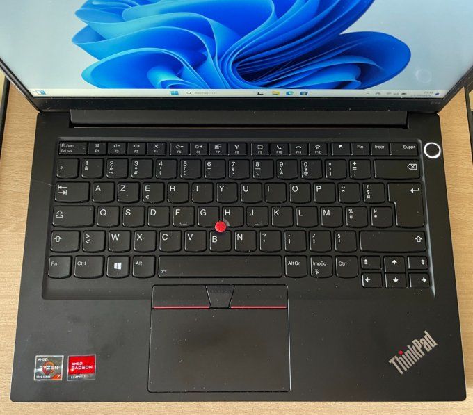 Lenovo E14 Lenovo 14" AMD Ryzen 7  24Go  256Go SSD NVme AZERTY - Français