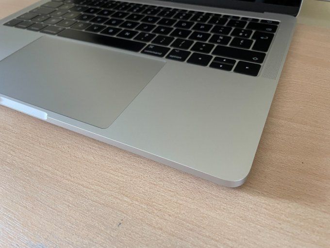 MacBook Pro 13" Retina (2017) - Core i5 2.3 GHz 128 SSD - 8 Go AZERTY - Français