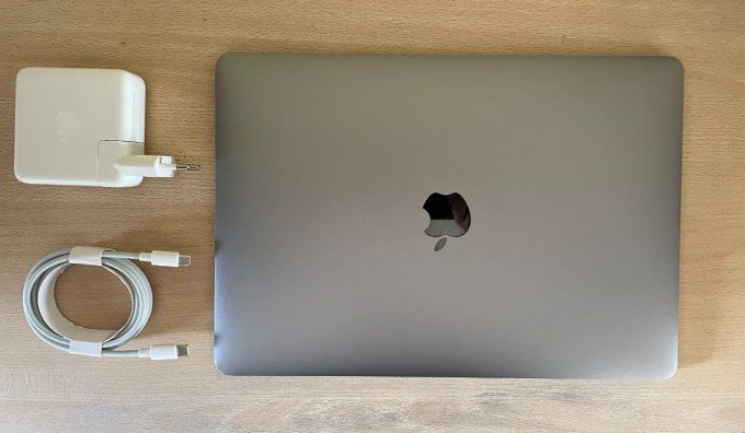 MacBook Pro 13" Retina (2017) - Core i5 2.3 GHz 128 SSD - 8 Go AZERTY - Français - 