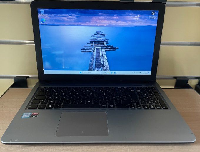 Asus R540U 15" Core i5 2.5 GHz - SSD 256 Go - 8 Go AZERTY - Français