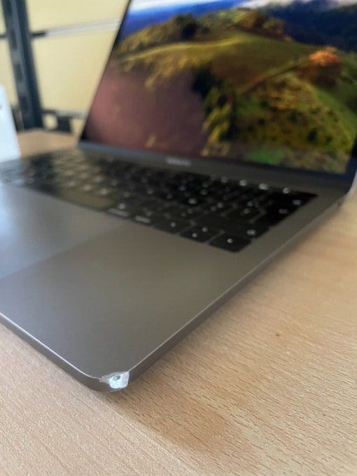 MacBook Pro 13" i5 256 SSD 8GO (2019) - AZERTY - Français - TouchBar -