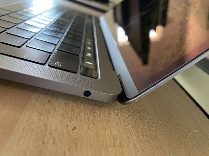 MacBook Pro 13" i5 256 SSD 8GO (2019) - AZERTY - Français - TouchBar -